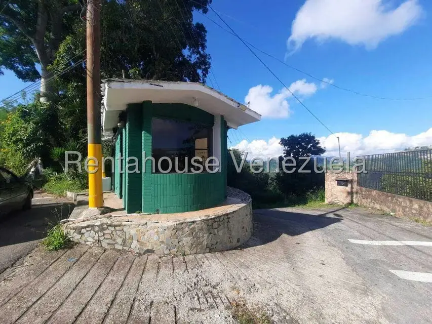 Terreno (Residencial) en Venta en Los Robles, Distrito Metropolitano - 4