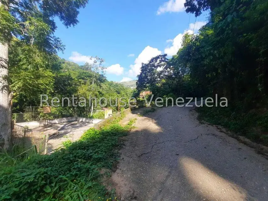 Terreno (Residencial) en Venta en Los Robles, Distrito Metropolitano - 6