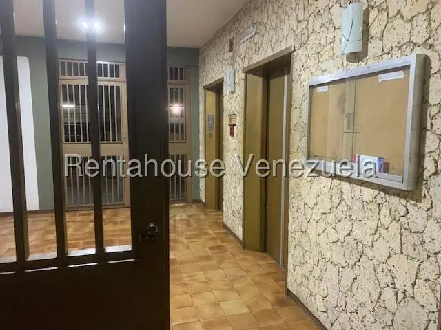 Apartamento (1 Nivel) en Venta en La Urbina, Distrito Metropolitano - 8