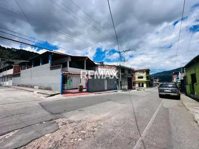 Se vende Casa doble propósito Ubicada en la Avenida Cristobal Mendoza, Cordero