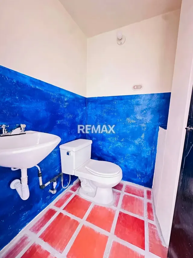 Se vende Casa doble propósito Ubicada en la Avenida Cristobal Mendoza, Cordero - 13