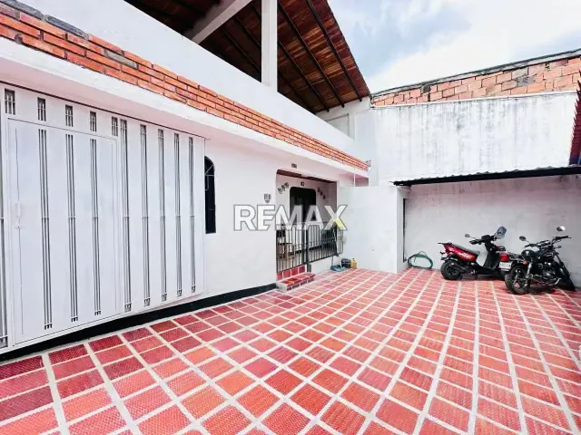 Se vende Casa doble propósito Ubicada en la Avenida Cristobal Mendoza, Cordero - 4
