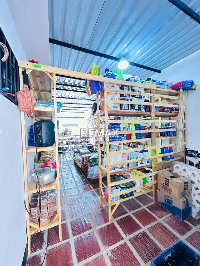 Se vende Casa doble propósito Ubicada en la Avenida Cristobal Mendoza, Cordero - 5