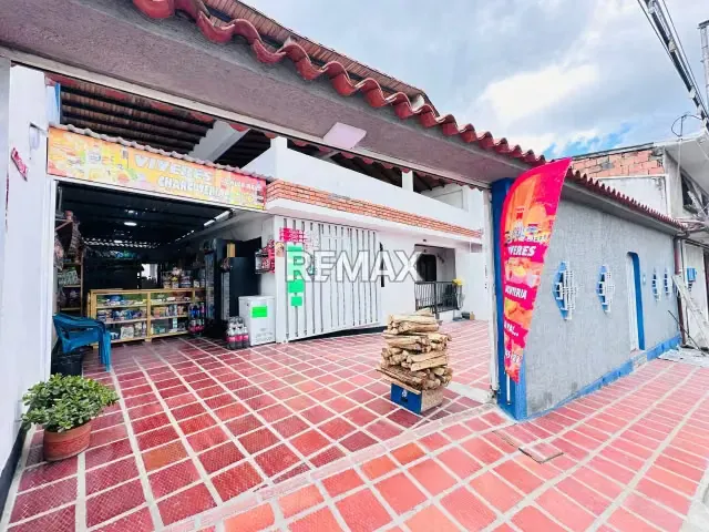 Se vende Casa doble propósito Ubicada en la Avenida Cristobal Mendoza, Cordero - 6