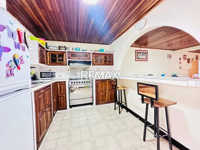 Se vende Casa doble propósito Ubicada en la Avenida Cristobal Mendoza, Cordero - 7