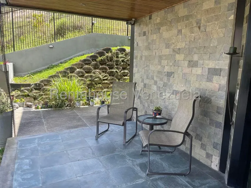 Casa (Multipes Niveles) en Venta en La Escondida, Distrito Metropolitano - 2