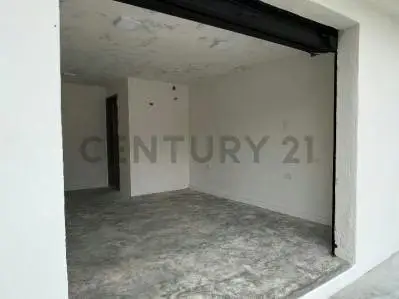 Alquiler local comercial en Urb.Aguablanca 19 m2. a pie de calle