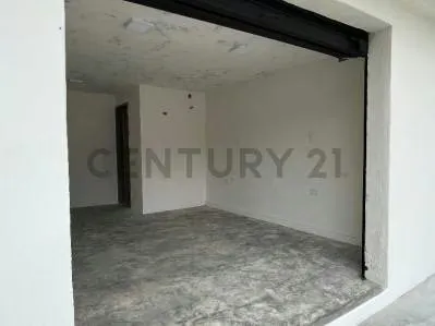 Alquiler local comercial en Urb.Aguablanca 19 m2. a pie de calle