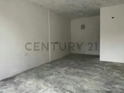 Alquiler local comercial en Urb.Aguablanca 19 m2. a pie de calle - 2