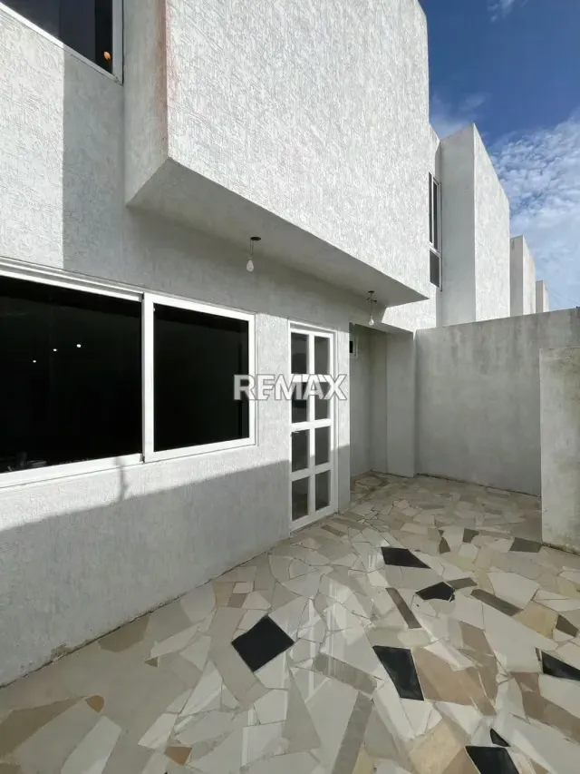 TOWNHOUSE EN VENTA EN COSTA AZUL ISLA DE MARGARITA MUY CERCA DE LOS MEJORES CENTROS COMERCIALES Y DE LA PLAYA - 4