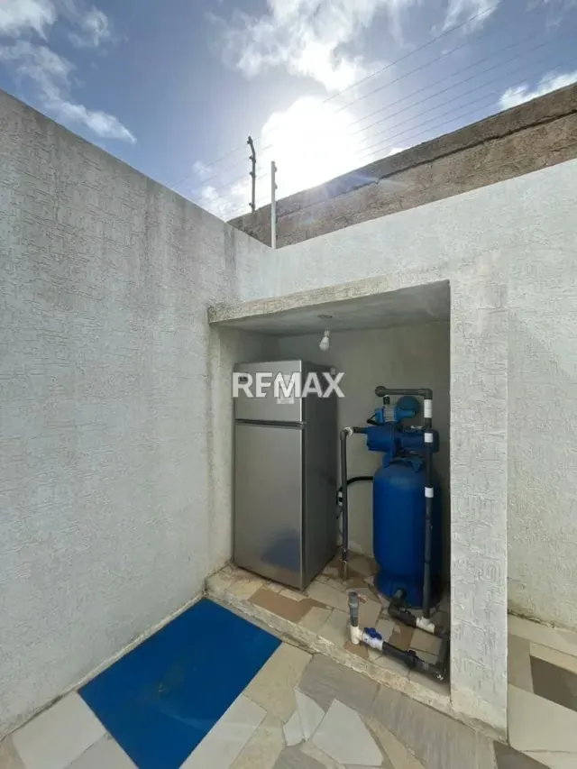 TOWNHOUSE EN VENTA EN COSTA AZUL ISLA DE MARGARITA MUY CERCA DE LOS MEJORES CENTROS COMERCIALES Y DE LA PLAYA - 5