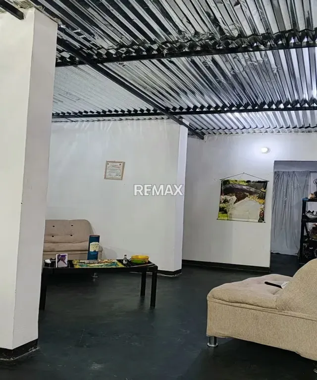 CASA EN VENTA EN CARICUAO LAS TERRAZAS ZONA B LATERAL - 13
