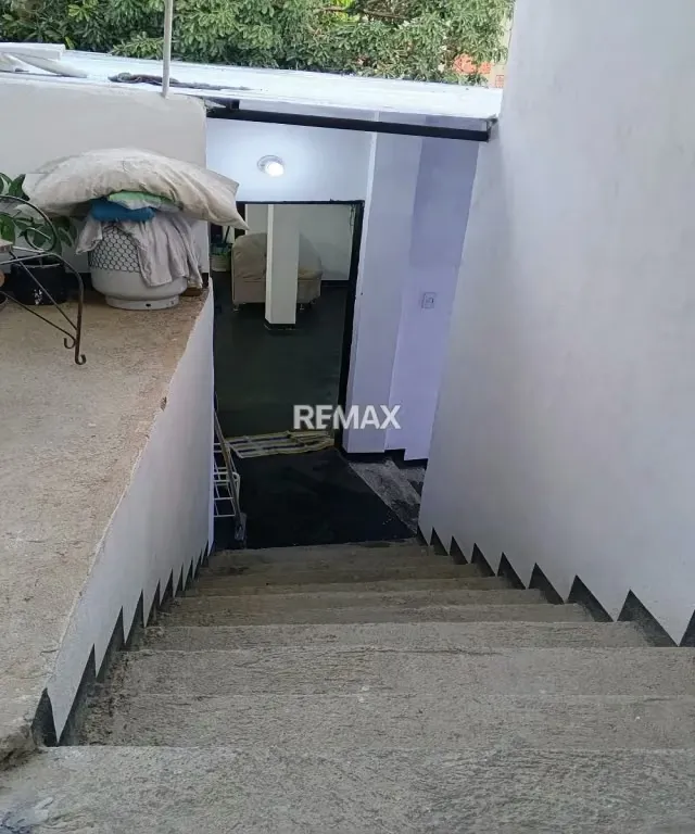 CASA EN VENTA EN CARICUAO LAS TERRAZAS ZONA B LATERAL - 4