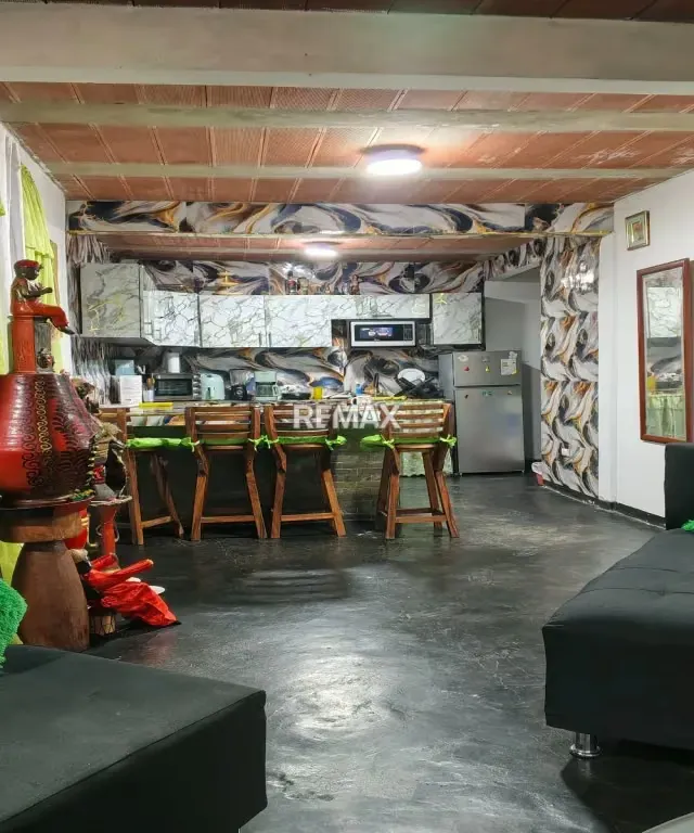 CASA EN VENTA EN CARICUAO LAS TERRAZAS ZONA B LATERAL - 5