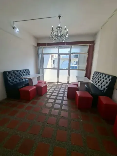 EN VENTA CASA CON LOCALES EN URB. NUEVA SEGOVIA - 11