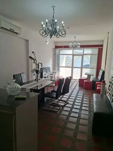 EN VENTA CASA CON LOCALES EN URB. NUEVA SEGOVIA - 2