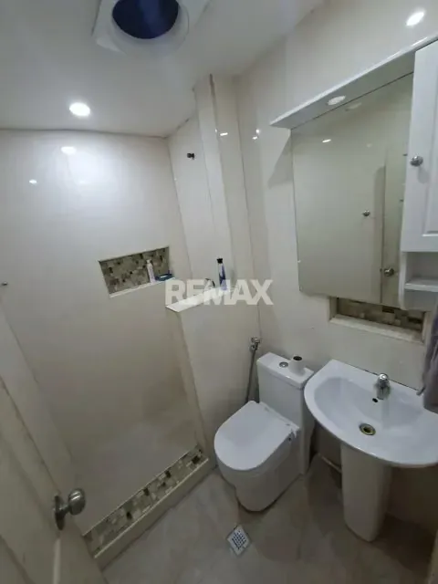 EN VENTA CASA CON LOCALES EN URB. NUEVA SEGOVIA - 3