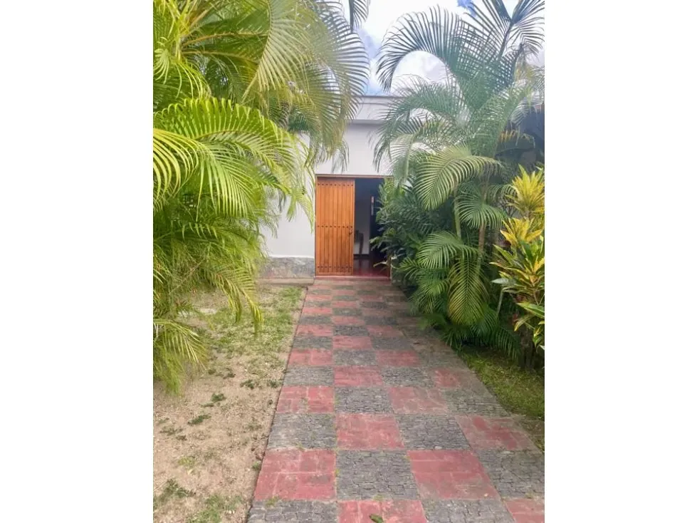 Se vende casa 650m2 Prados del Este 0565 - 3