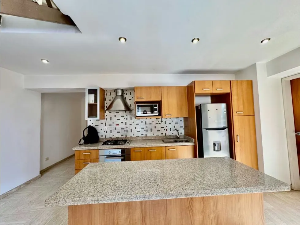 Se alquila apto 120m2 2h/3b/2p Campo Alegre - 4