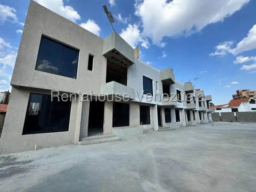 Casa (Multipes Niveles) en Venta en El Pedregal, Lara