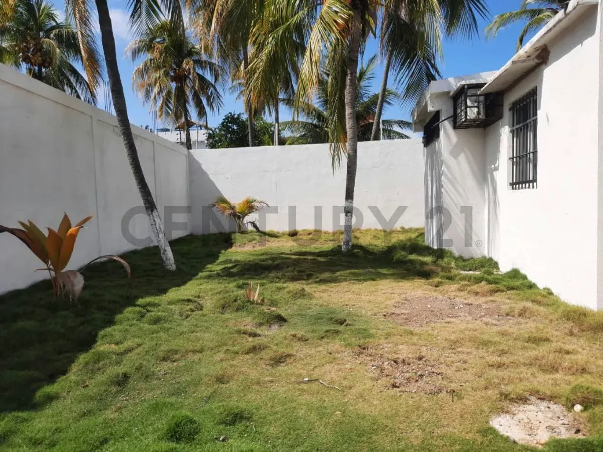 Venta de Casa Vacacional en Chichiriviche - 6
