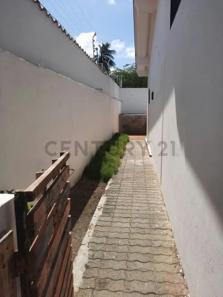 Venta de Casa Vacacional en Chichiriviche - 7