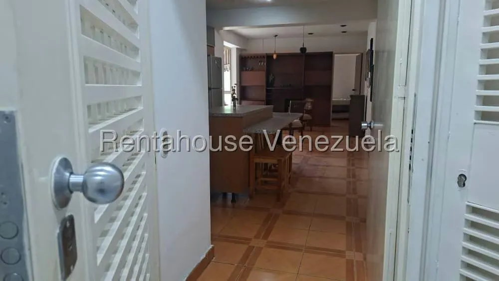 Apartamento (1 Nivel) en Alquiler en San Bernardino, Distrito Metropolitano - 2