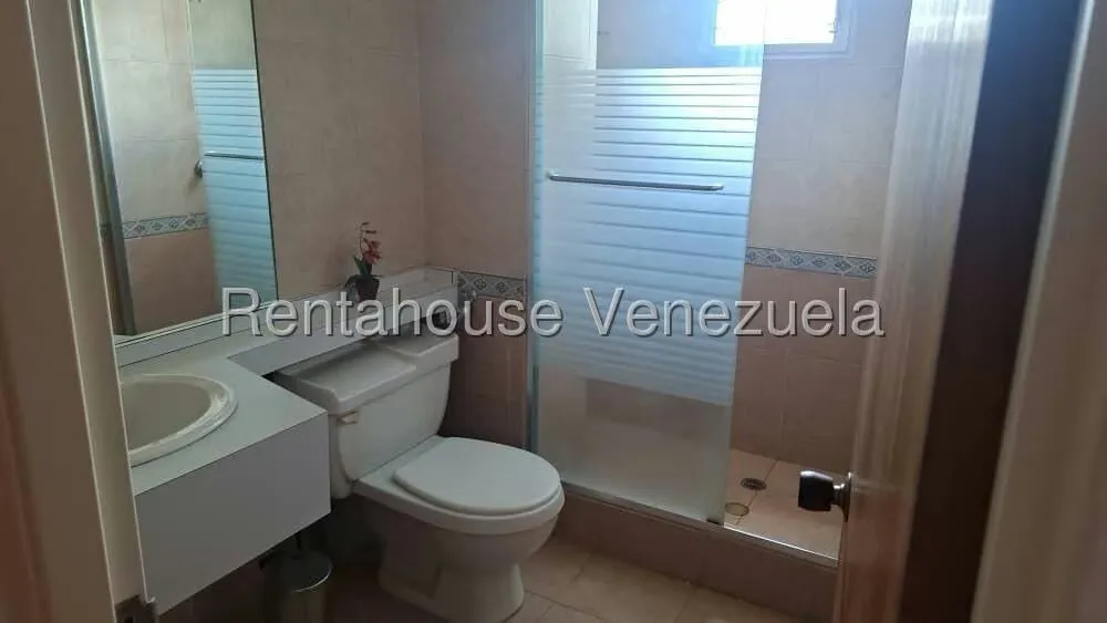 Apartamento (1 Nivel) en Alquiler en San Bernardino, Distrito Metropolitano - 32