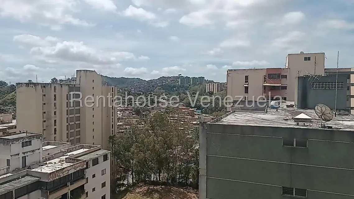 Apartamento (1 Nivel) en Venta en Los Nuevos Teques, Miranda - 30