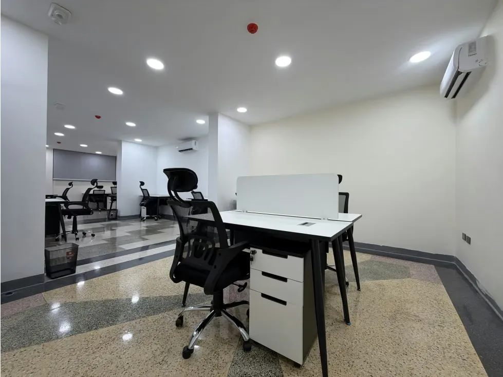 Alquilo oficina 420m2 San Roman 0694 - 4