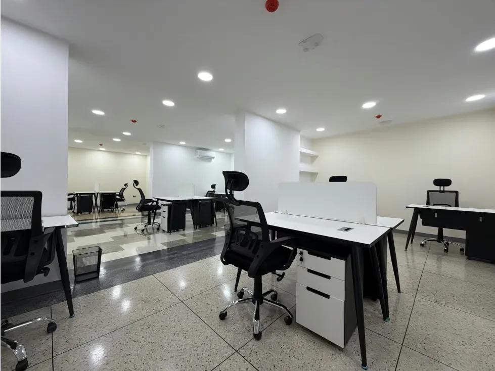 Alquilo oficina 420m2 San Roman 0694 - 6