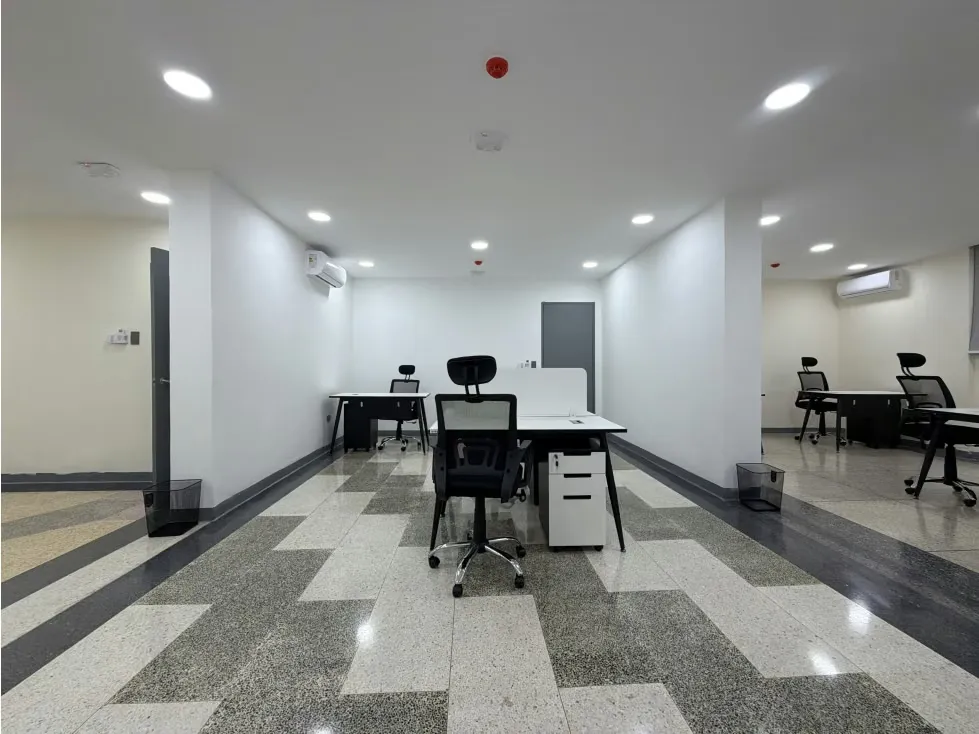 Alquilo oficina 420m2 San Roman 0694 - 7