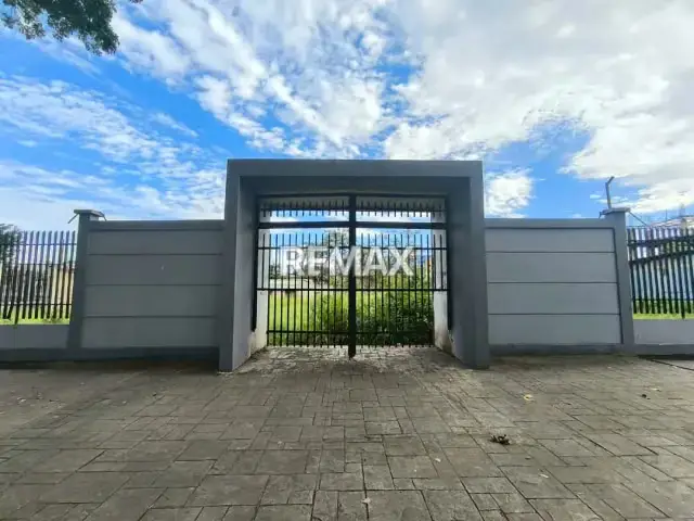 Terreno en Venta, ubicado Avenida Bolívar, a pocos metros de la Catedral, Maturin, Estado Monagas.