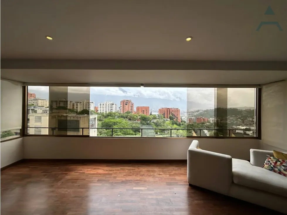 Se alquila Apto 263m² 2h+s/3b+s/3p Valle Arriba