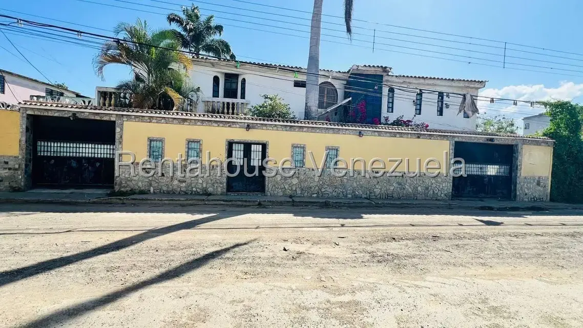 Casa (1 Nivel) en Venta en Centro, Aragua - 37