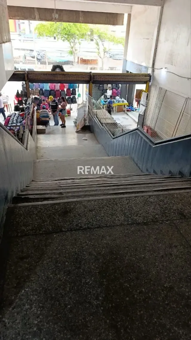 LOCAL COMERCIAL EN EL CENTRO COMERCIAL SAN FELIPE ZONA CENTRAL DE MARACAIBO - 4