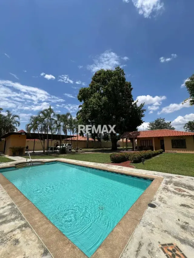 Casa de esquina al estilo campestre tenemos en venta. - 11
