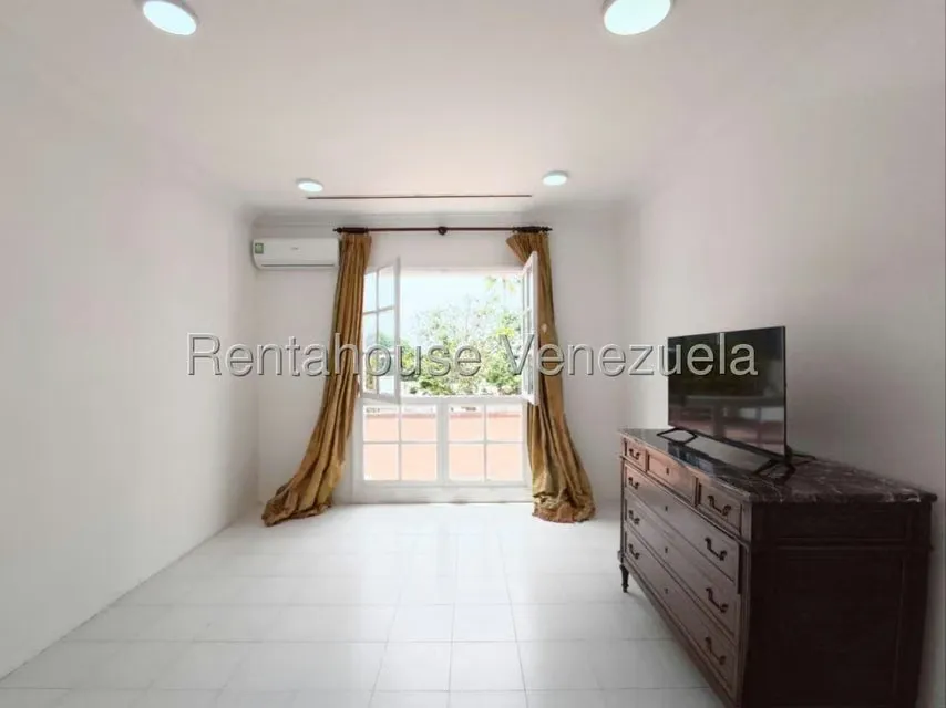 Casa (Duplex) en Venta en La Lagunita Country Club, Distrito Metropolitano - 35