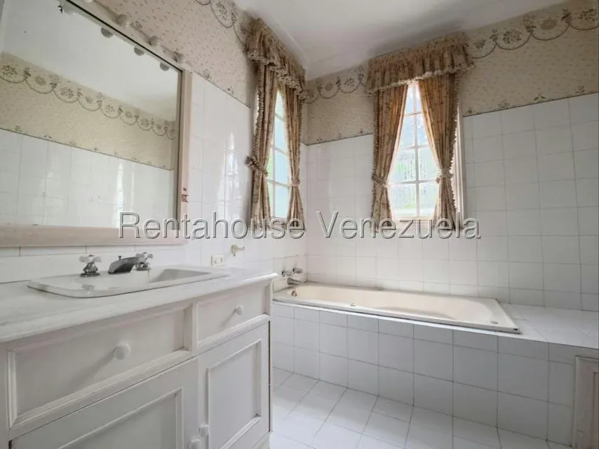 Casa (Duplex) en Venta en La Lagunita Country Club, Distrito Metropolitano - 37