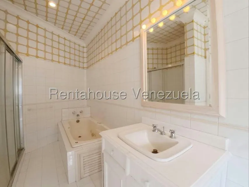 Casa (Duplex) en Venta en La Lagunita Country Club, Distrito Metropolitano - 39