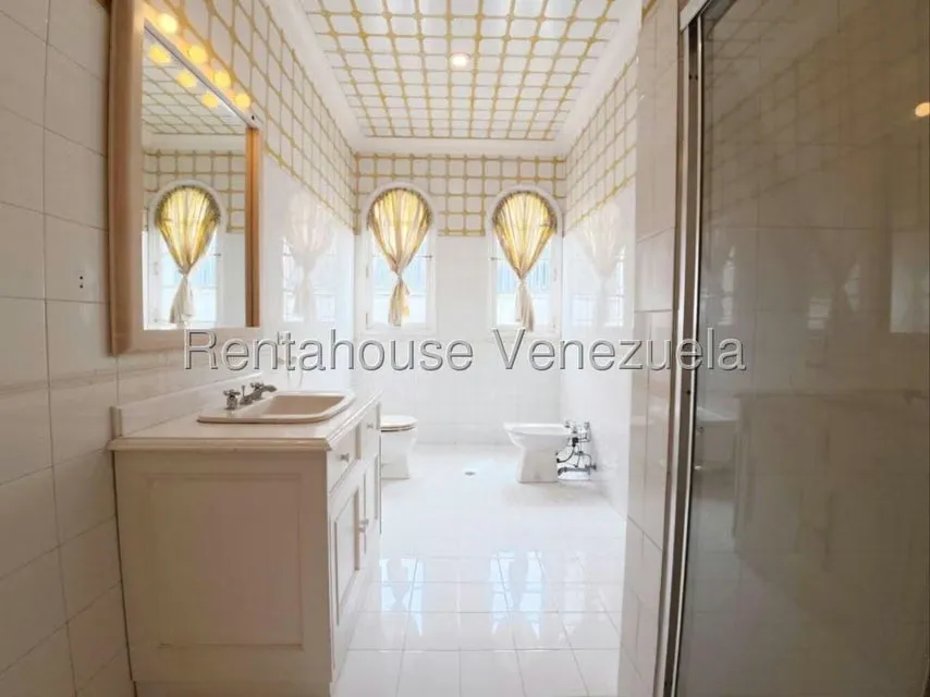 Casa (Duplex) en Venta en La Lagunita Country Club, Distrito Metropolitano - 40