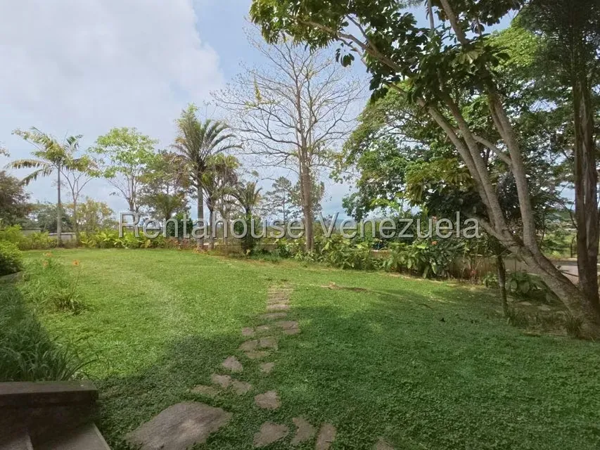 Casa (Duplex) en Venta en La Lagunita Country Club, Distrito Metropolitano - 60