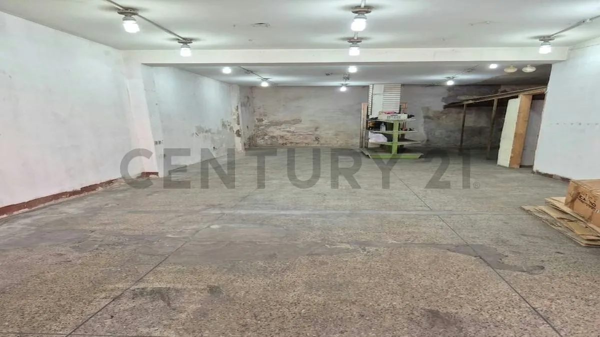 Local 96m² Av. Baralt Truco a Balconcito | Alto Tráfico Peatonal - 3