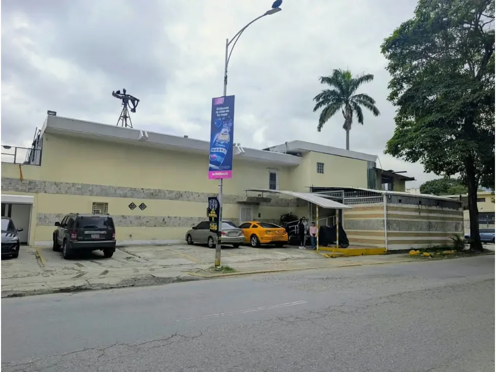 Se vende Casa Comercial/Clinica 1.200m² Chuao - 2