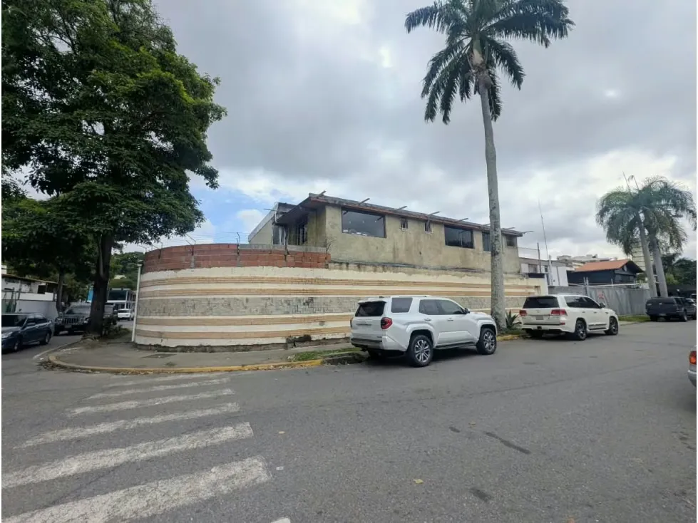 Se vende Casa Comercial/Clinica 1.200m² Chuao - 3