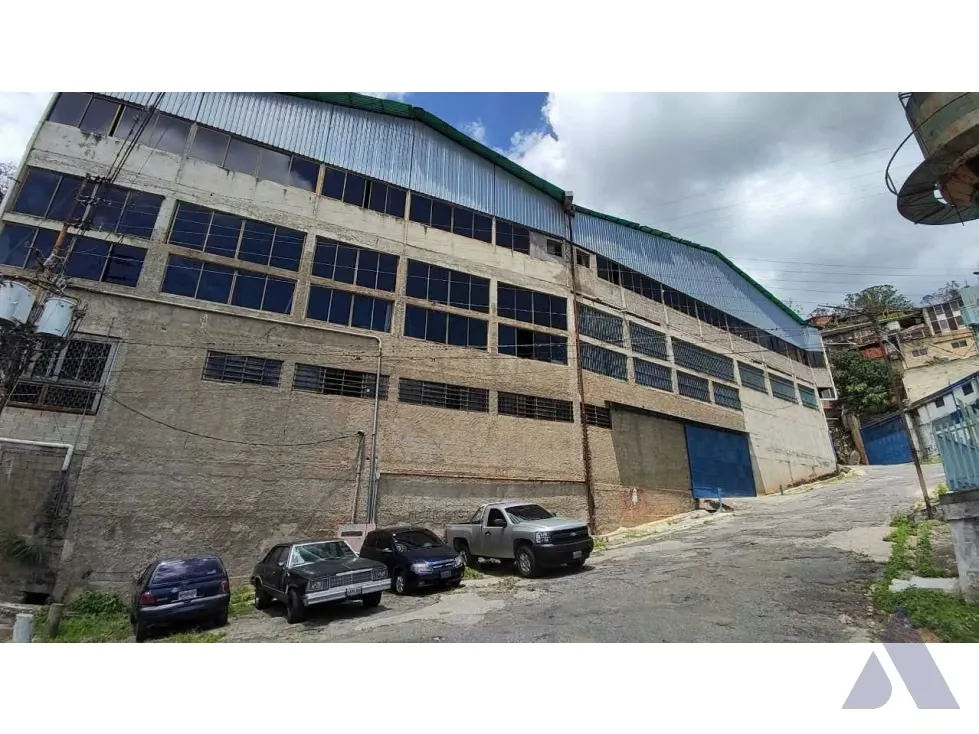 Vendo galpón 1900m2 El Junquito 4476 - 24