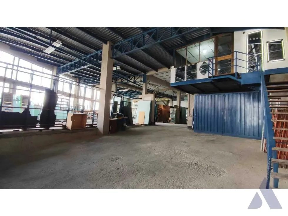 Vendo galpón 1900m2 El Junquito 4476 - 27