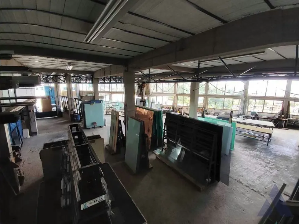 Vendo galpón 1900m2 El Junquito 4476 - 30