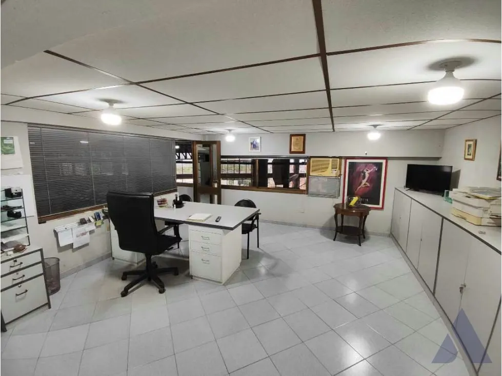 Vendo galpón 1900m2 El Junquito 4476 - 35