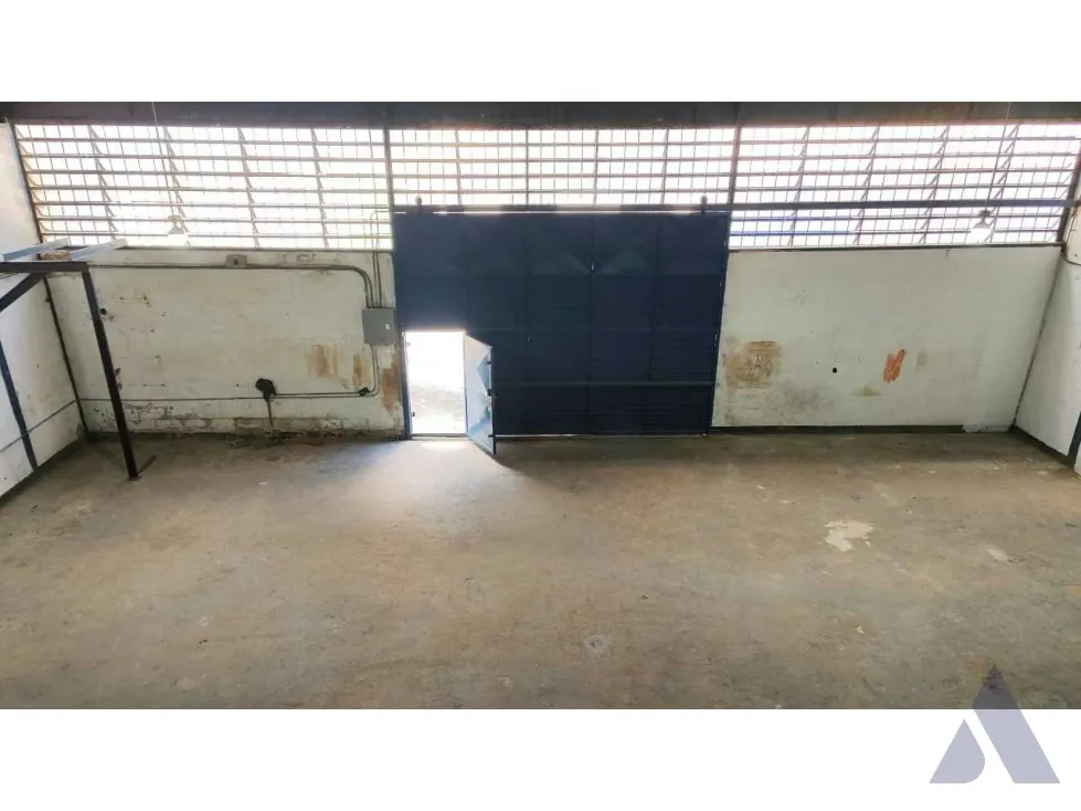 Vendo galpón 1900m2 El Junquito 4476 - 10